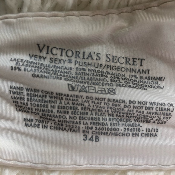 VS *Very sexy push-up bra 34B - Picture 3 of 3